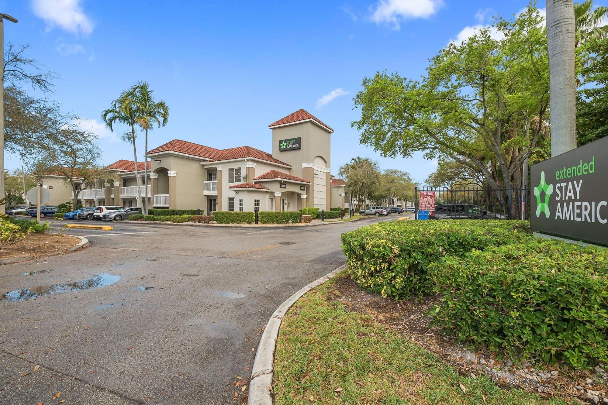 Extended Stay America Suites - Miami - Airport - Blue Lagoon Exterior foto